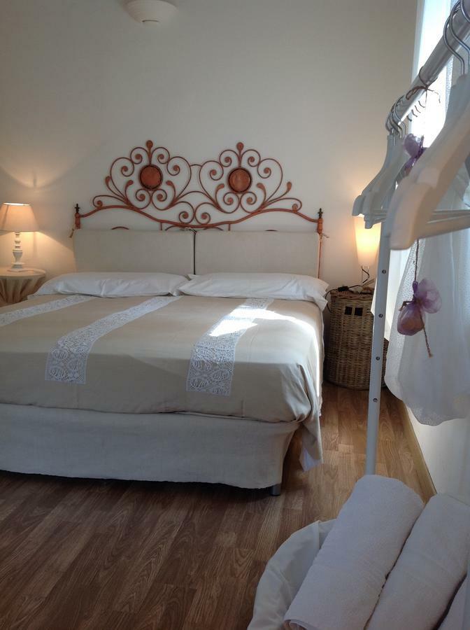 Il Gelsomino Bed & Breakfast อีเซโอ ภายนอก รูปภาพ
